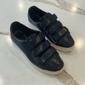 VGUC rag & bone navy blue leather flats